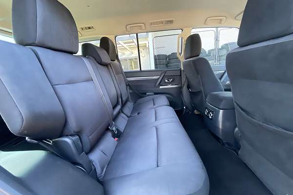 2016 Mitsubishi Pajero GLX NX