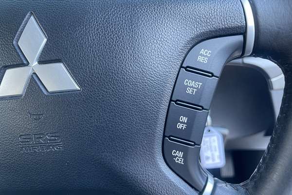 2016 Mitsubishi Pajero GLX NX
