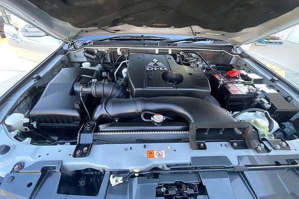 2016 Mitsubishi Pajero GLX NX