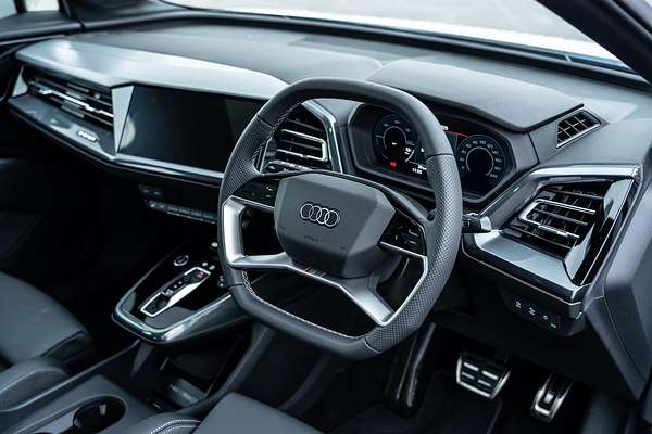 2025 Audi Q4 e-tron 55 F4