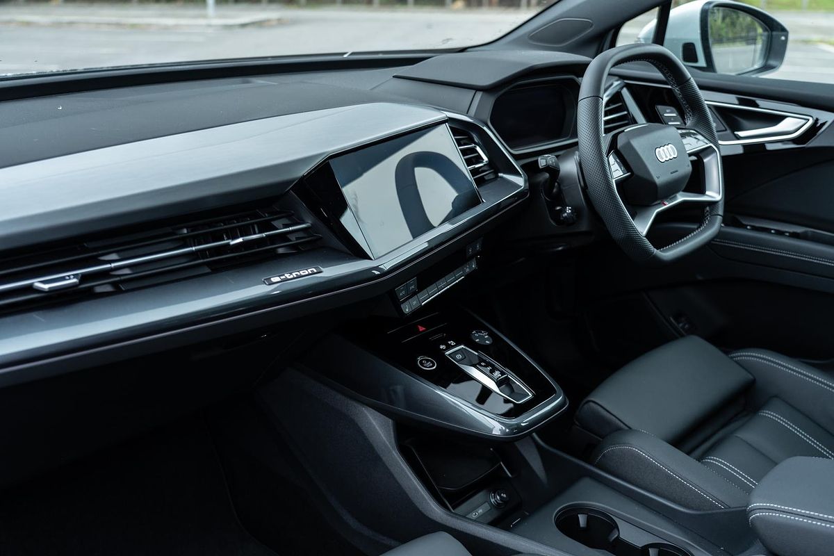 2025 Audi Q4 e-tron 55 F4