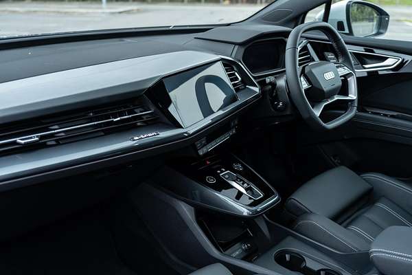 2025 Audi Q4 e-tron 55 F4