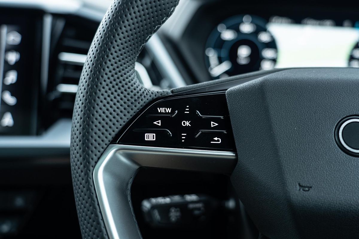 2025 Audi Q4 e-tron 55 F4