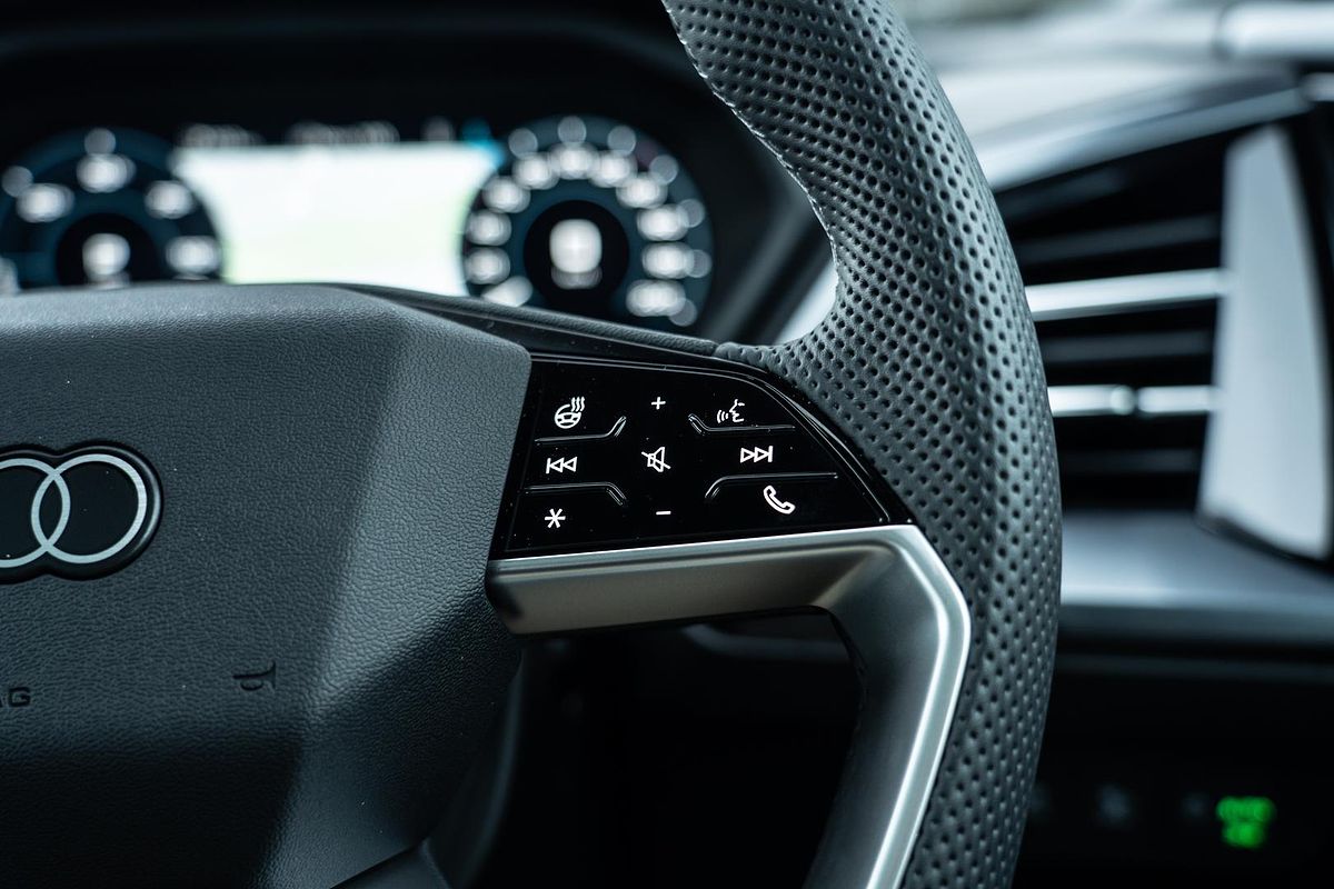 2025 Audi Q4 e-tron 55 F4