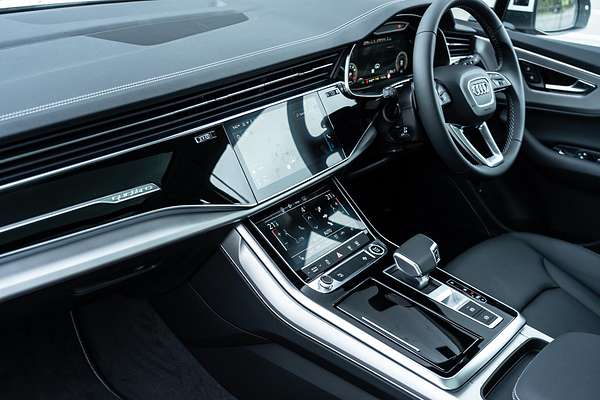2025 Audi Q7 45 TFSI 4M