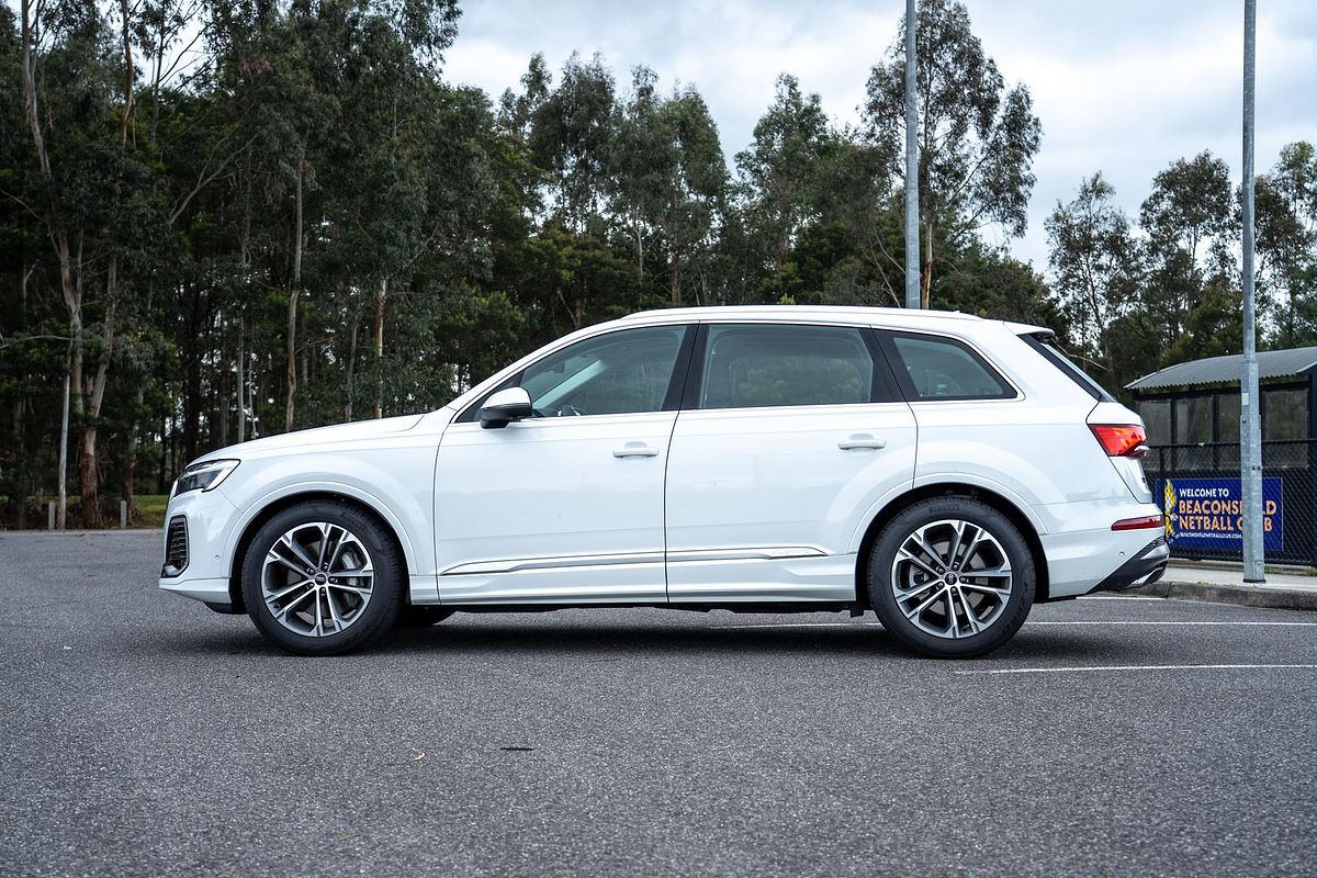 2025 Audi Q7 45 TFSI 4M
