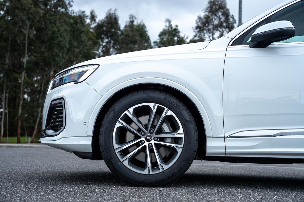 2025 Audi Q7 45 TFSI 4M