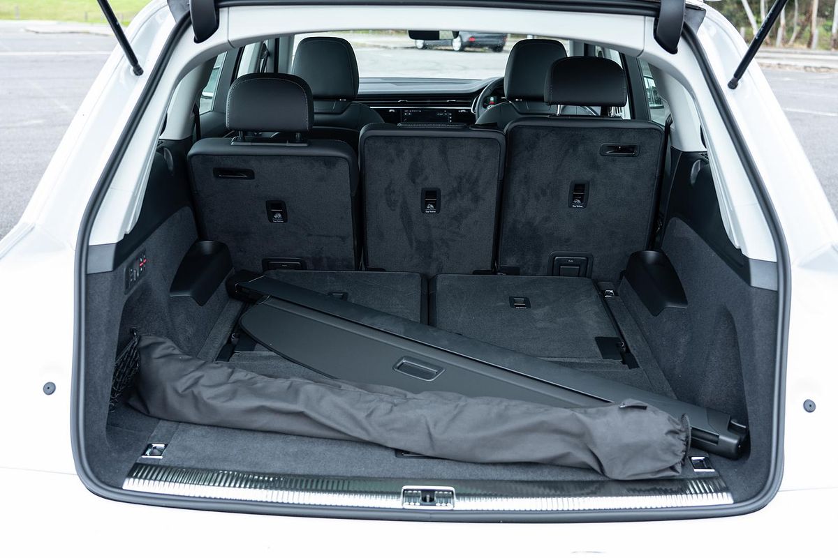 2025 Audi Q7 45 TFSI 4M