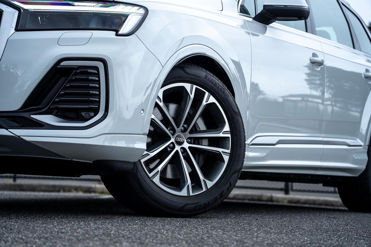 2025 Audi Q7 45 TFSI 4M