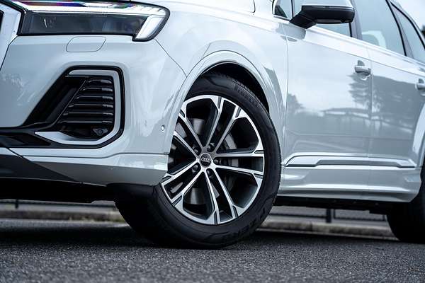 2025 Audi Q7 45 TFSI 4M