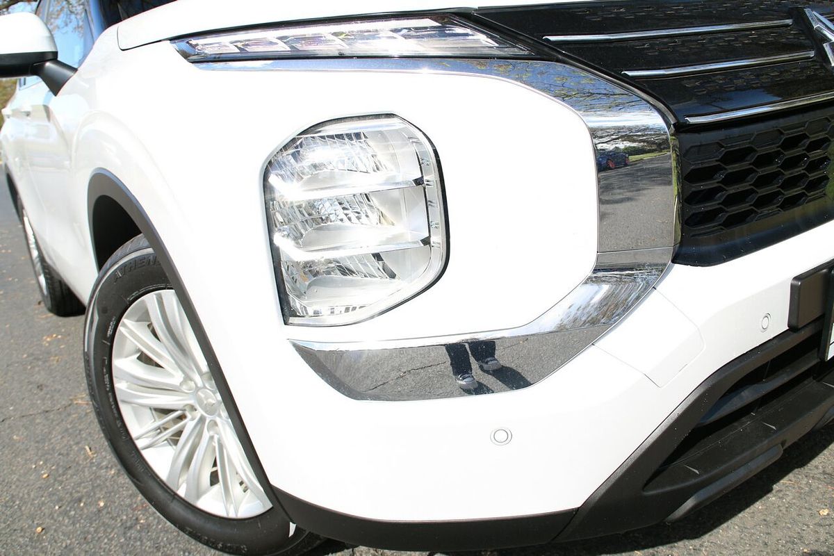 2022 Mitsubishi Outlander ES ZM