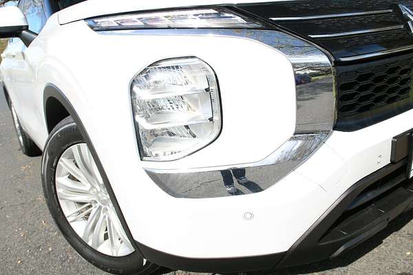 2022 Mitsubishi Outlander ES ZM