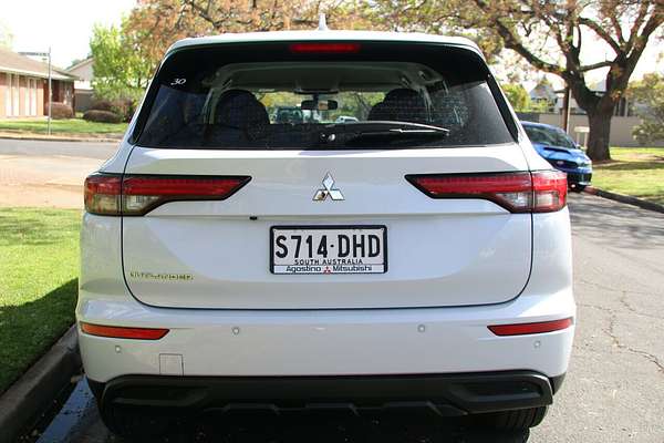 2022 Mitsubishi Outlander ES ZM