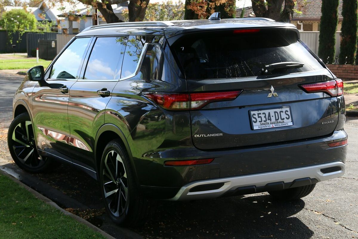 2024 Mitsubishi Outlander Exceed ZM
