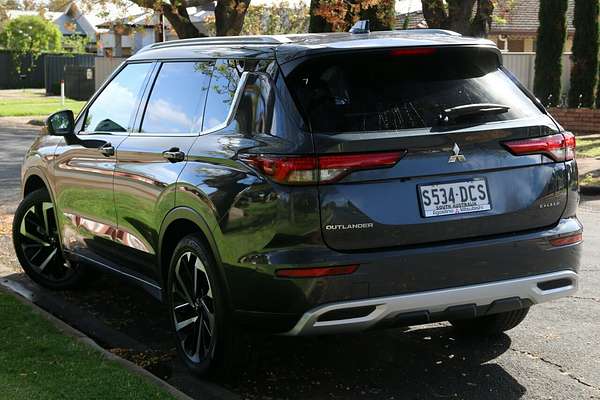 2024 Mitsubishi Outlander Exceed ZM