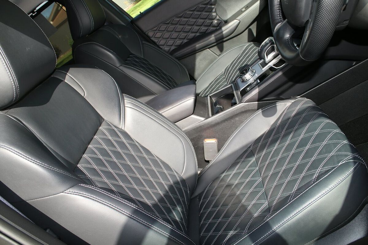 2024 Mitsubishi Outlander Exceed ZM