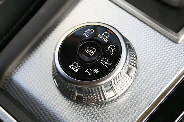 2024 Mitsubishi Outlander Exceed ZM