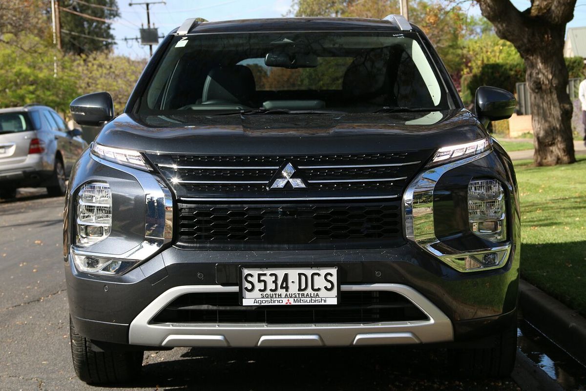 2024 Mitsubishi Outlander Exceed ZM