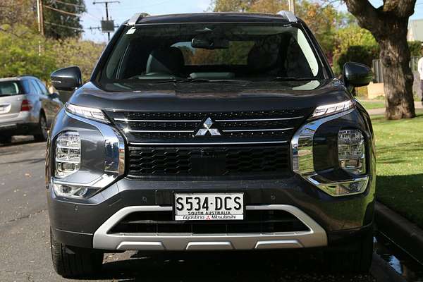 2024 Mitsubishi Outlander Exceed ZM