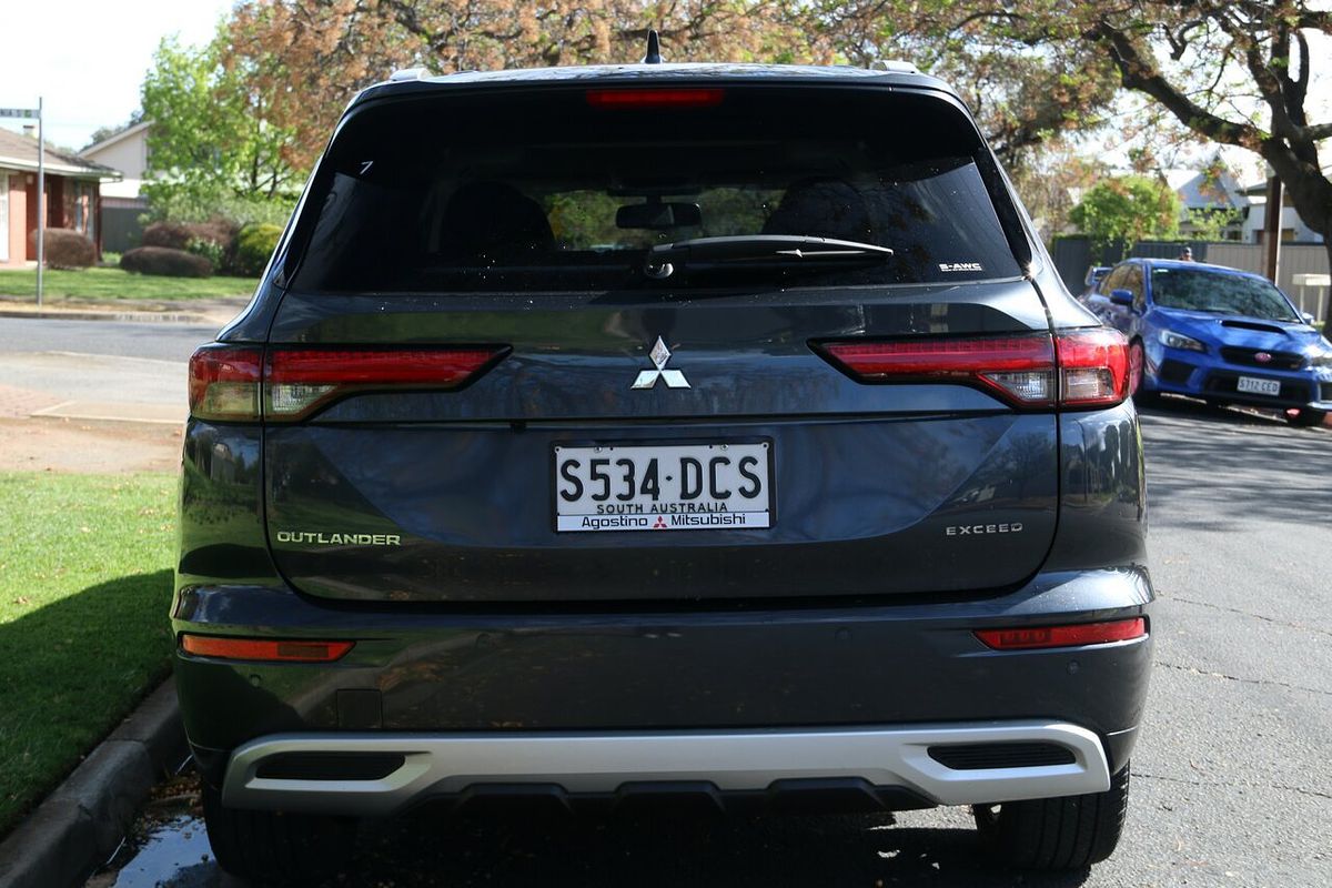 2024 Mitsubishi Outlander Exceed ZM