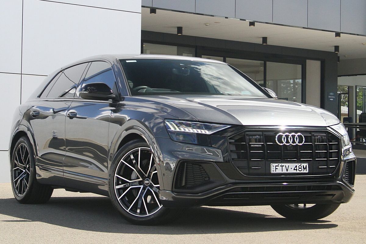 2022 Audi Q8 50 TDI S line F1