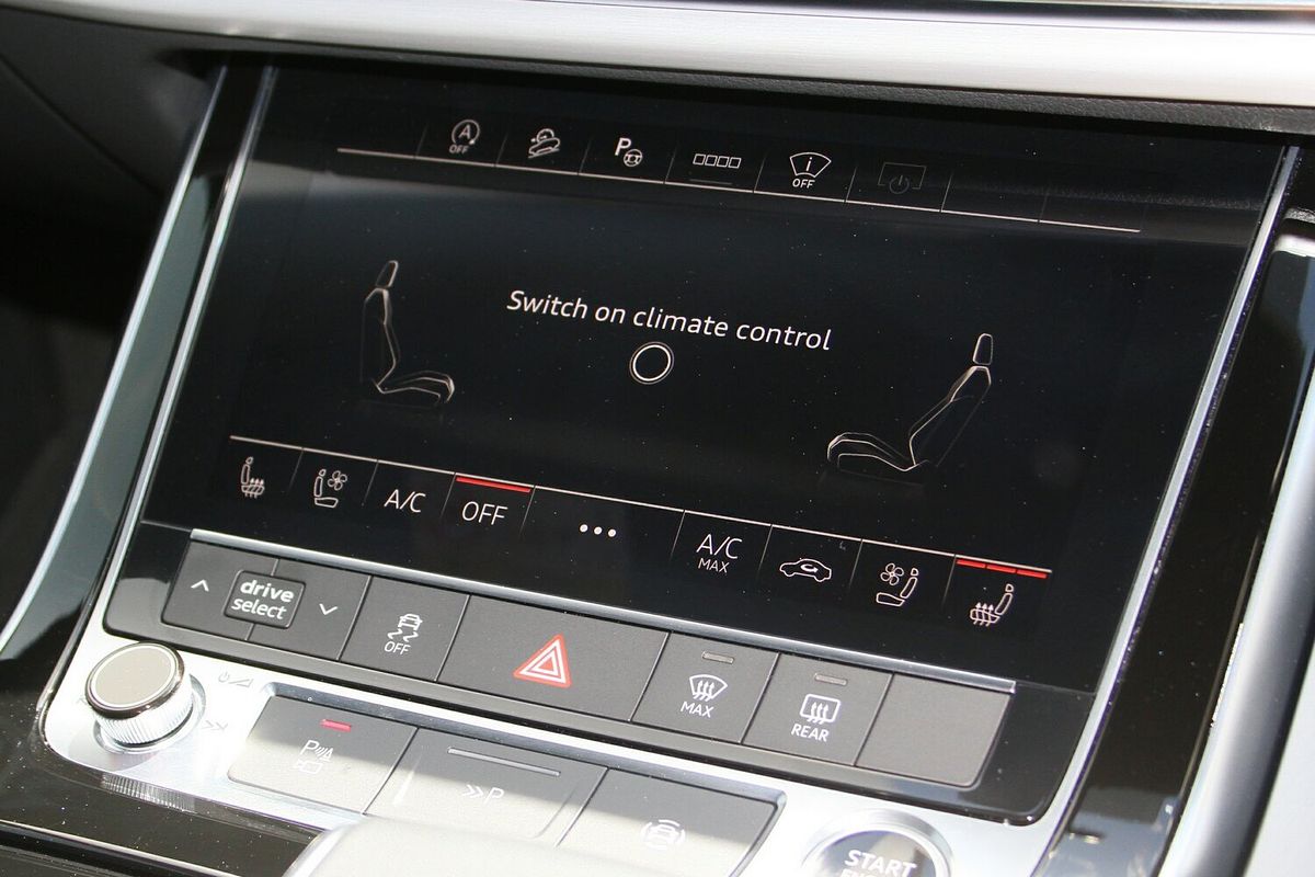2022 Audi Q8 50 TDI S line F1
