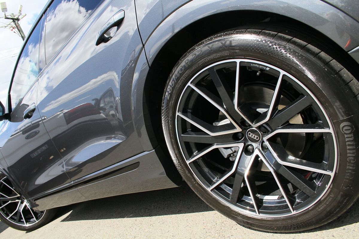 2022 Audi Q8 50 TDI S line F1