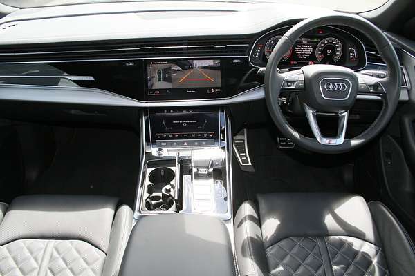 2022 Audi Q8 50 TDI S line F1