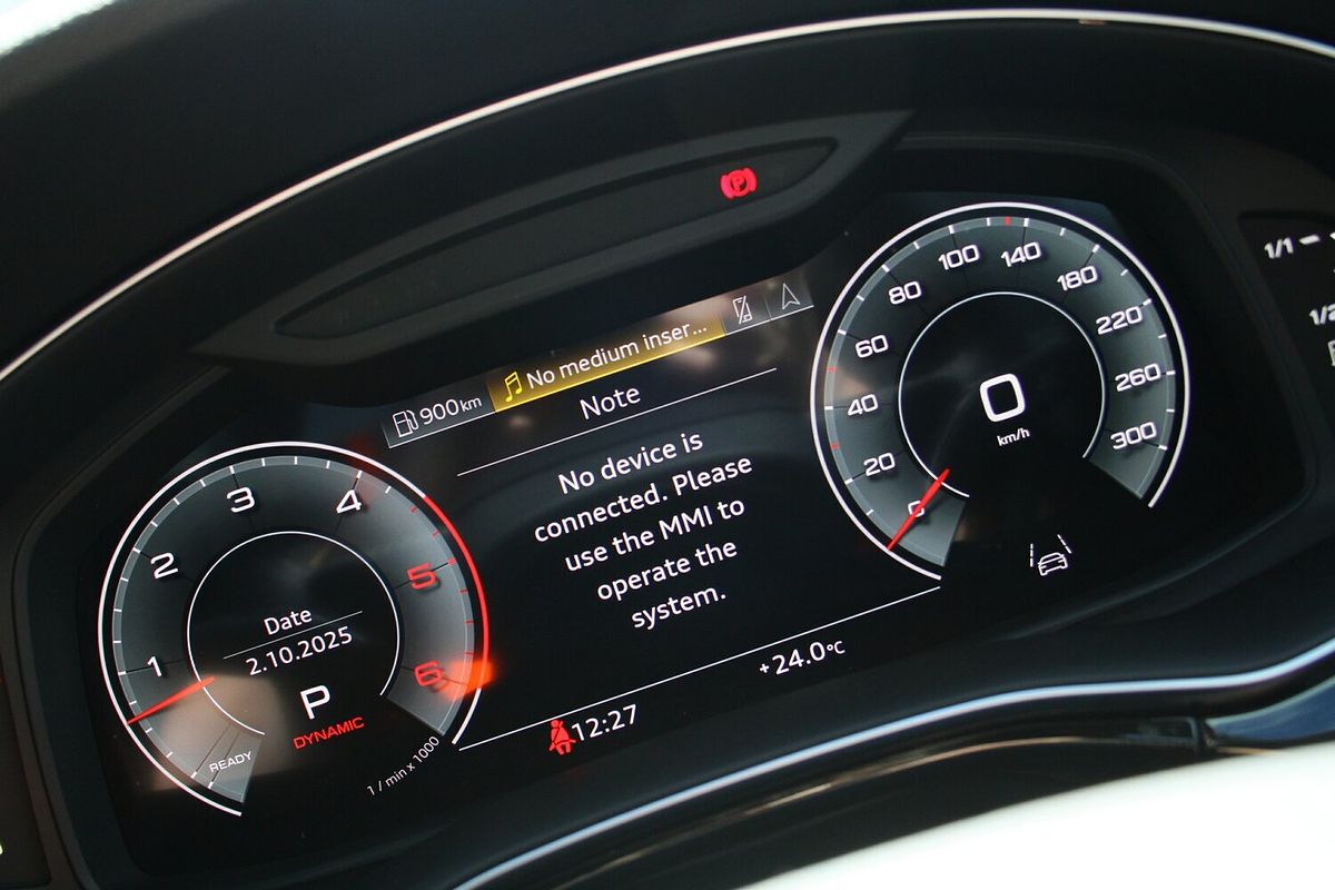 2022 Audi Q8 50 TDI S line F1