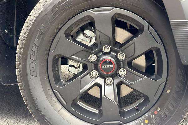 2025 Isuzu D-MAX X-TERRAIN 4X4