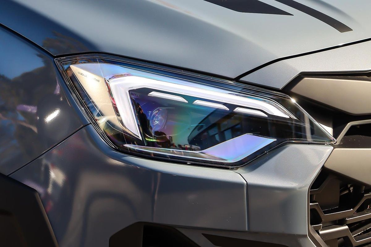 2025 Isuzu D-MAX BLADE 4X4