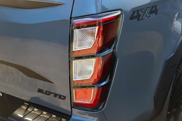 2025 Isuzu D-MAX BLADE 4X4