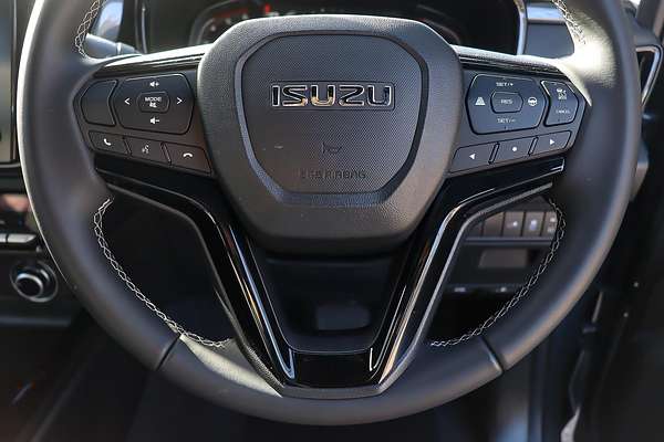 2025 Isuzu D-MAX BLADE 4X4