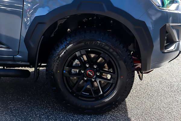 2025 Isuzu D-MAX BLADE 4X4