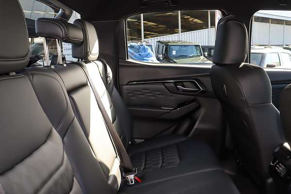 2025 Isuzu D-MAX BLADE 4X4