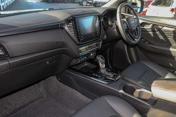 2025 Isuzu D-MAX BLADE 4X4