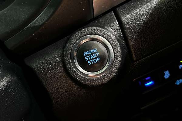 2020 Toyota Hilux SR5 GUN126R 4X4
