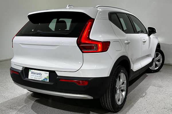 2019 Volvo XC40 T4 Momentum