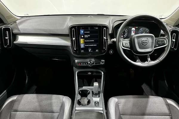 2019 Volvo XC40 T4 Momentum