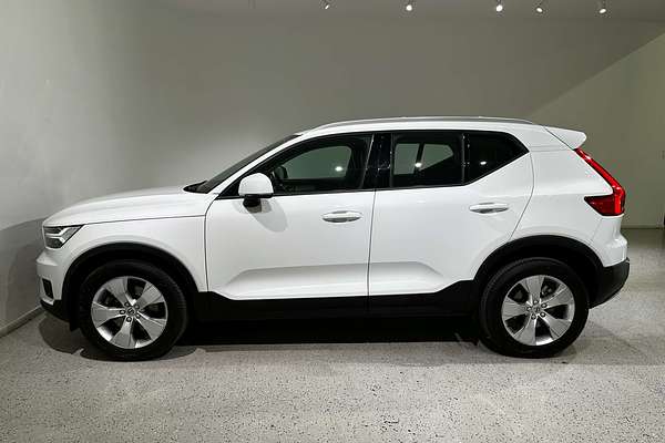 2019 Volvo XC40 T4 Momentum