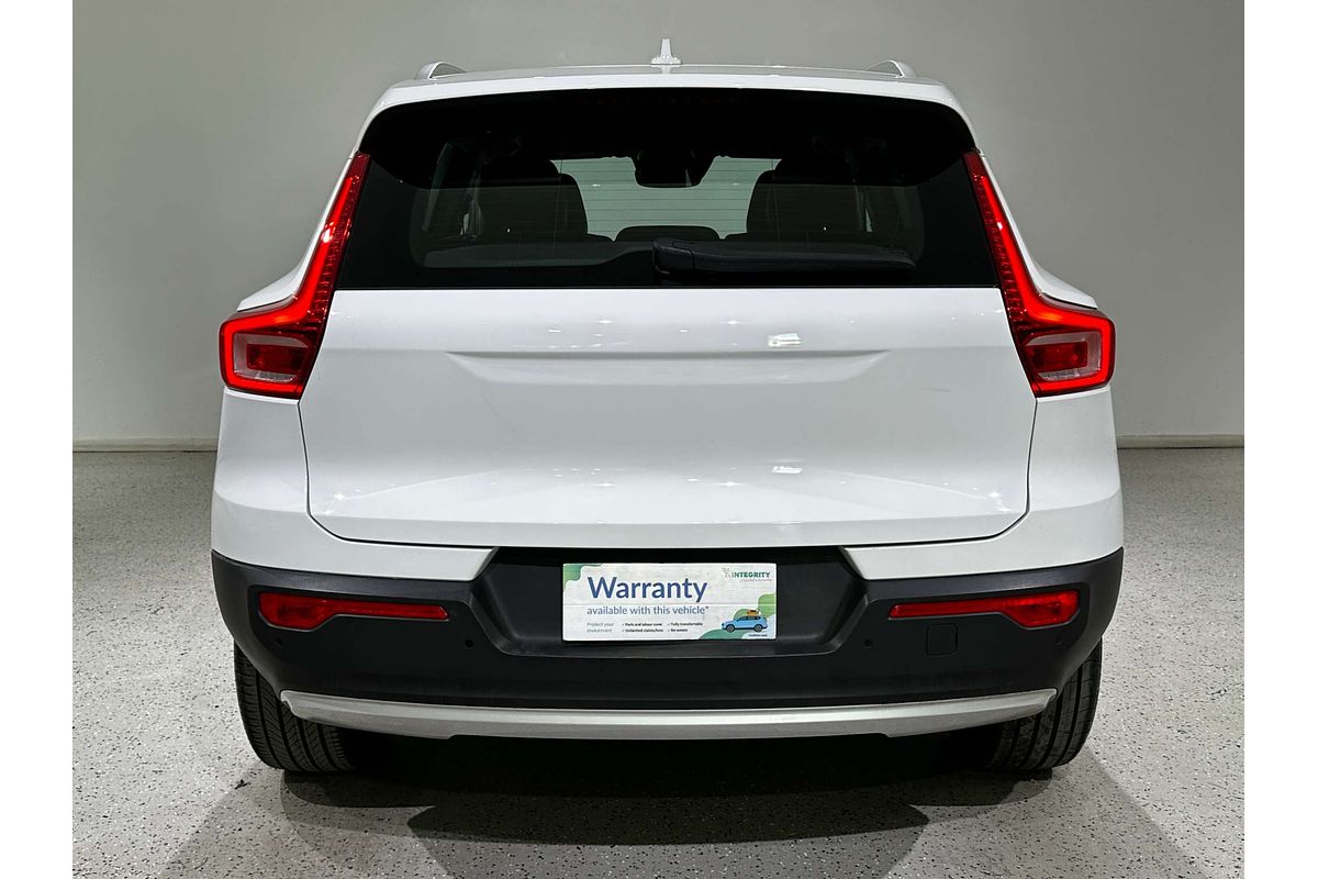 2019 Volvo XC40 T4 Momentum