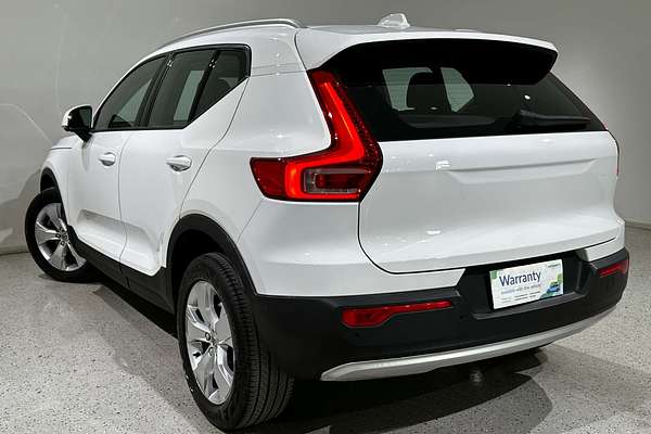 2019 Volvo XC40 T4 Momentum