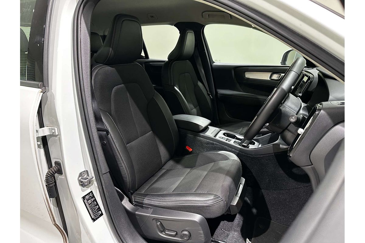 2019 Volvo XC40 T4 Momentum