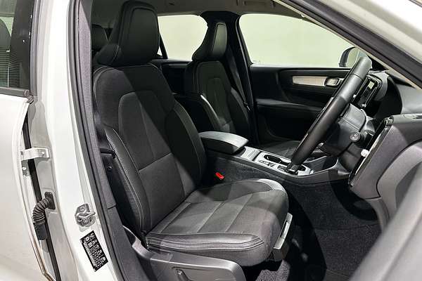 2019 Volvo XC40 T4 Momentum