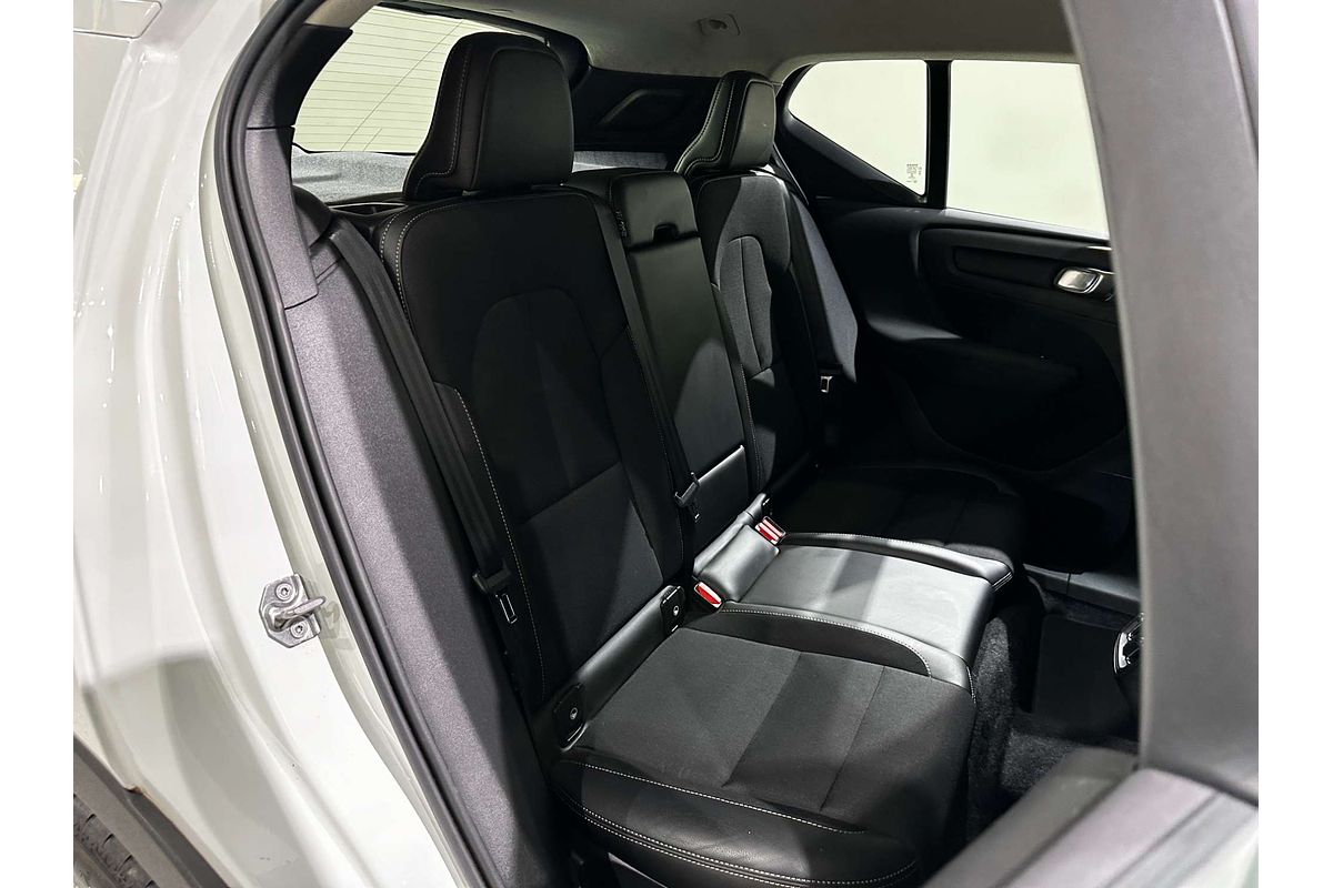 2019 Volvo XC40 T4 Momentum