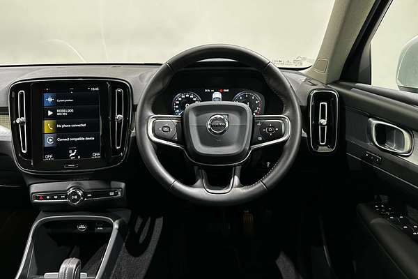 2019 Volvo XC40 T4 Momentum