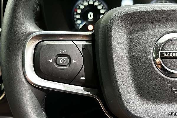 2019 Volvo XC40 T4 Momentum