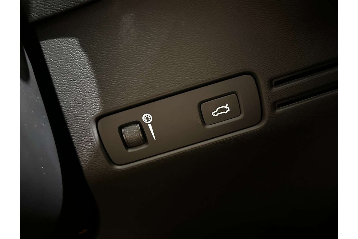 2019 Volvo XC40 T4 Momentum