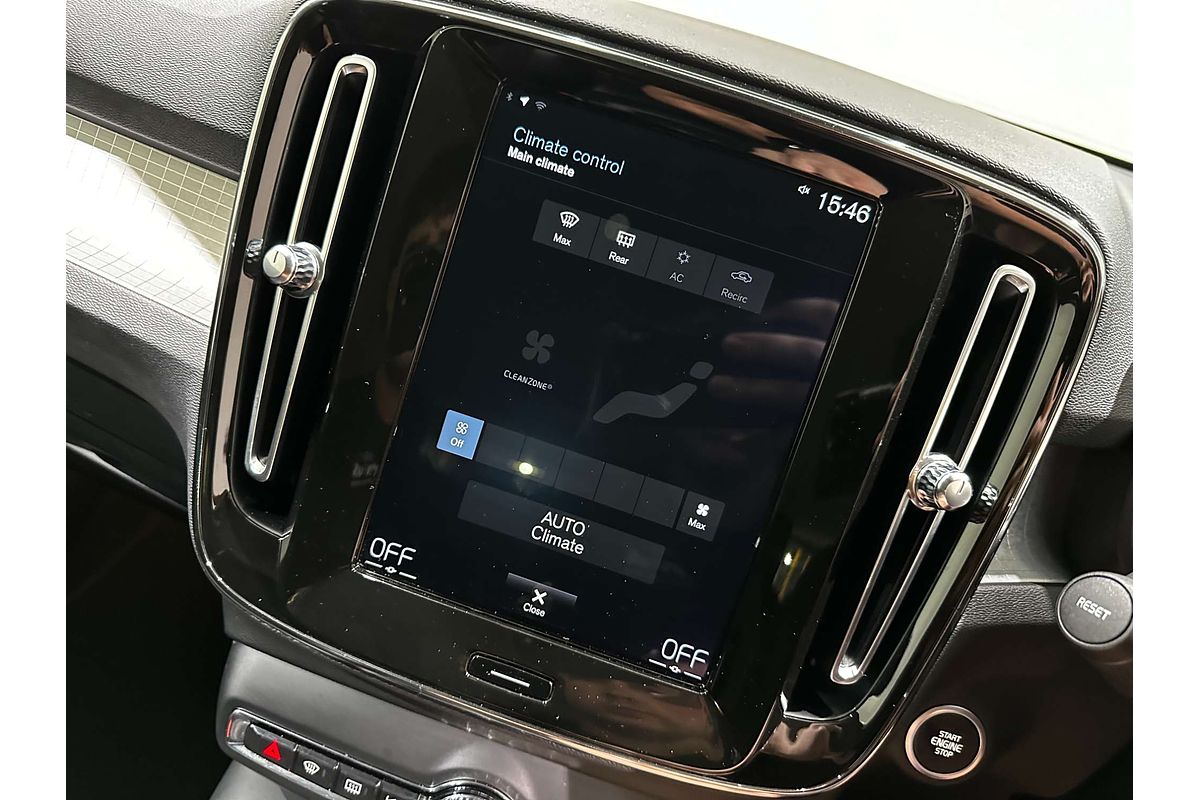 2019 Volvo XC40 T4 Momentum