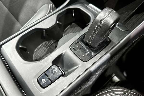 2019 Volvo XC40 T4 Momentum